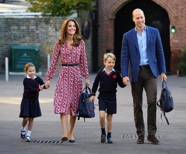Tiết lộ ngôi trường mới của Hoàng tử George và Công chúa Charlotte với học phí gây choáng và quy tắc riêng đặc biệt - Ảnh 3.