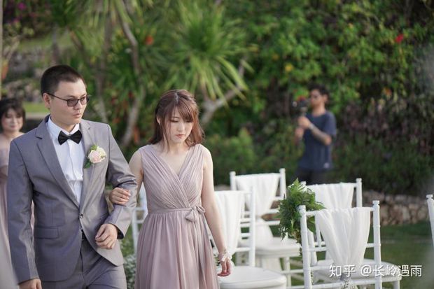 Cô dâu mời 17 người thân, bạn bè sang Bali dự đám cưới - Ảnh 14.