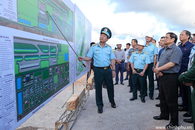 Thủ tướng kiểm tra, đôn đốc, tháo gỡ vướng mắc cho dự án sân bay Phan Thiết - Ảnh 1.