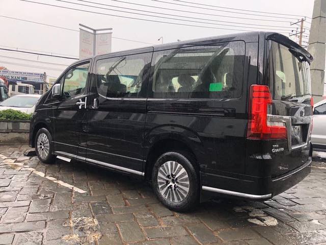 Toyota Granvia rút khỏi Việt Nam, 'rộng' sân chơi cho Kia Carnival