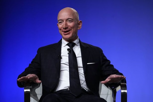 Đưa siêu du thuyền nửa tỷ USD của Jeff Bezos chạm nước, không cần tháo dỡ cầu cổ lịch sử của Hà Lan - Ảnh 1.