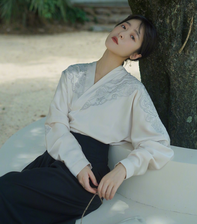 Sao nhí Châu Tinh Trì nhận nuôi: Đạt giải lớn nhờ cắt tóc vào vai bé trai, bỏ showbiz đi du học và màn lột xác sau bạo bệnh - Ảnh 14.