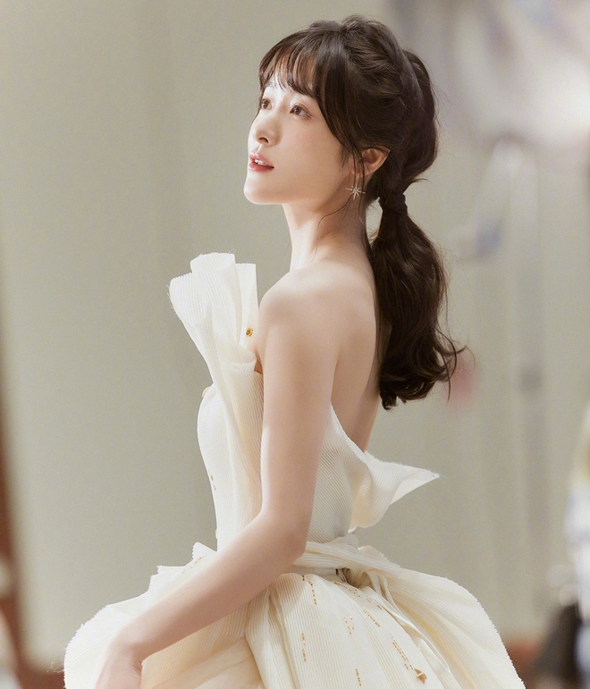 Sao nhí Châu Tinh Trì nhận nuôi: Đạt giải lớn nhờ cắt tóc vào vai bé trai, bỏ showbiz đi du học và màn lột xác sau bạo bệnh - Ảnh 16.