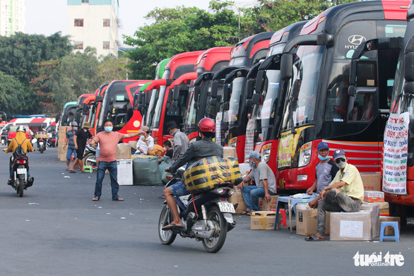 Từ 1-9, gửi hàng trên xe khách phải cung cấp 6 thông tin - Ảnh 1.