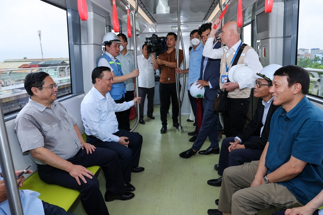 Thủ tướng thị sát dự án đường sắt Nhổn-Ga Hà Nội - Ảnh 1.