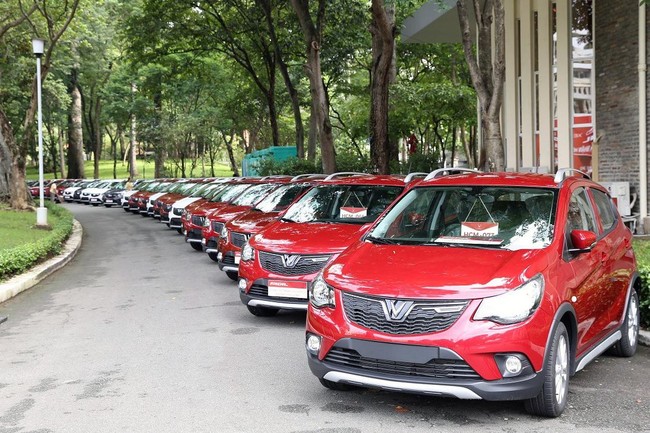 Thị trường ô tô 2022: Kẻ đến người đi và… “bia kẹp lạc” - Ảnh 3.