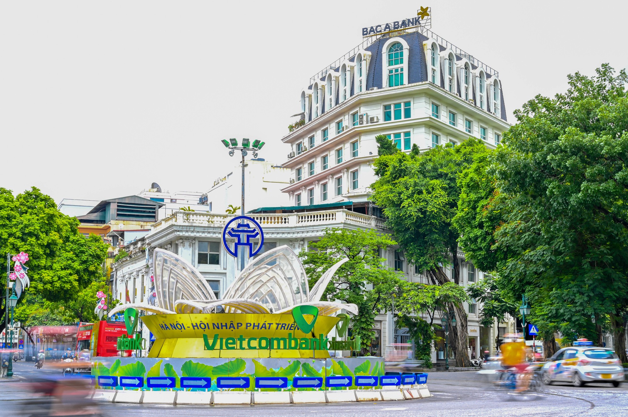 Quận nhỏ nhất Thủ đô nhưng thu ngân sách bằng 7 tỉnh cộng lại - Ảnh 5. Quận nhỏ nhất Thủ đô nhưng thu ngân sách bằng 7 tỉnh cộng lại - Ảnh 5.