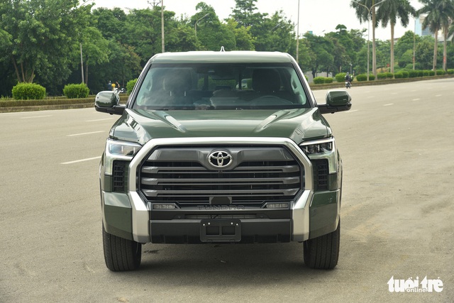 Toyota Tundra 2022 giá hơn 4 tỉ đồng: Bán tải Nhật mang đậm chất Mỹ - Ảnh 11.