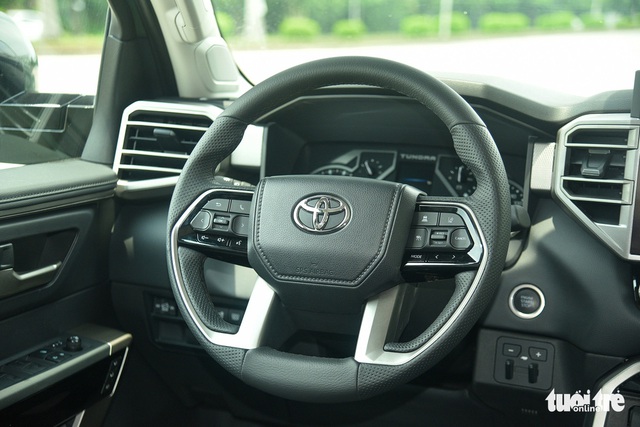 Toyota Tundra 2022 giá hơn 4 tỉ đồng: Bán tải Nhật mang đậm chất Mỹ - Ảnh 5.