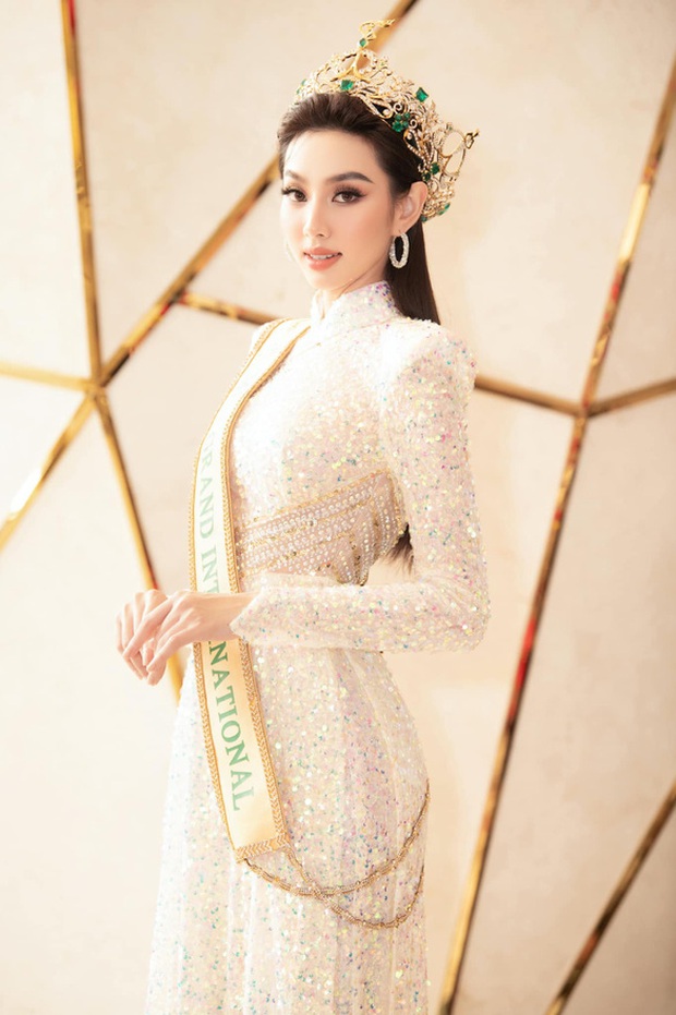 Hoa hậu Thùy Tiên nêu 2 Facebooker đăng ảnh, ám chỉ liên quan đường dây bán dâm - Ảnh 1.