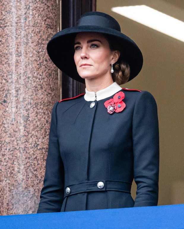 Những lần Công nương Kate ‘lên đồ’ lấy cảm hứng từ mẹ chồng - Công nương Diana - Ảnh 2.