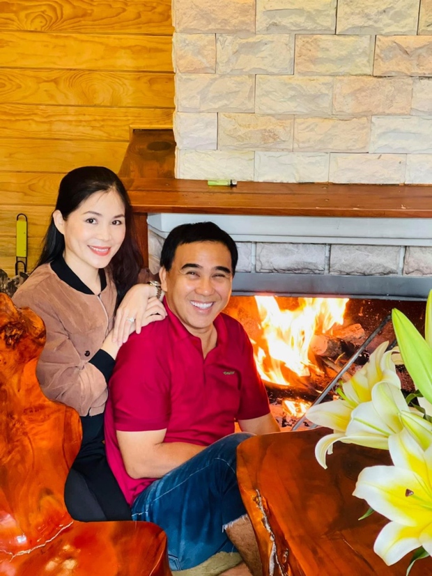 20 năm hôn nhân hạnh phúc của MC Quyền Linh và vợ doanh nhân - Ảnh 3.