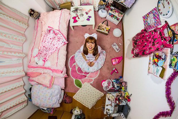 “Căn phòng của tôi”: Nhiếp ảnh gia đi khắp thế giới để chụp lại phòng ngủ thú vị của giới trẻ - Ảnh 10.
