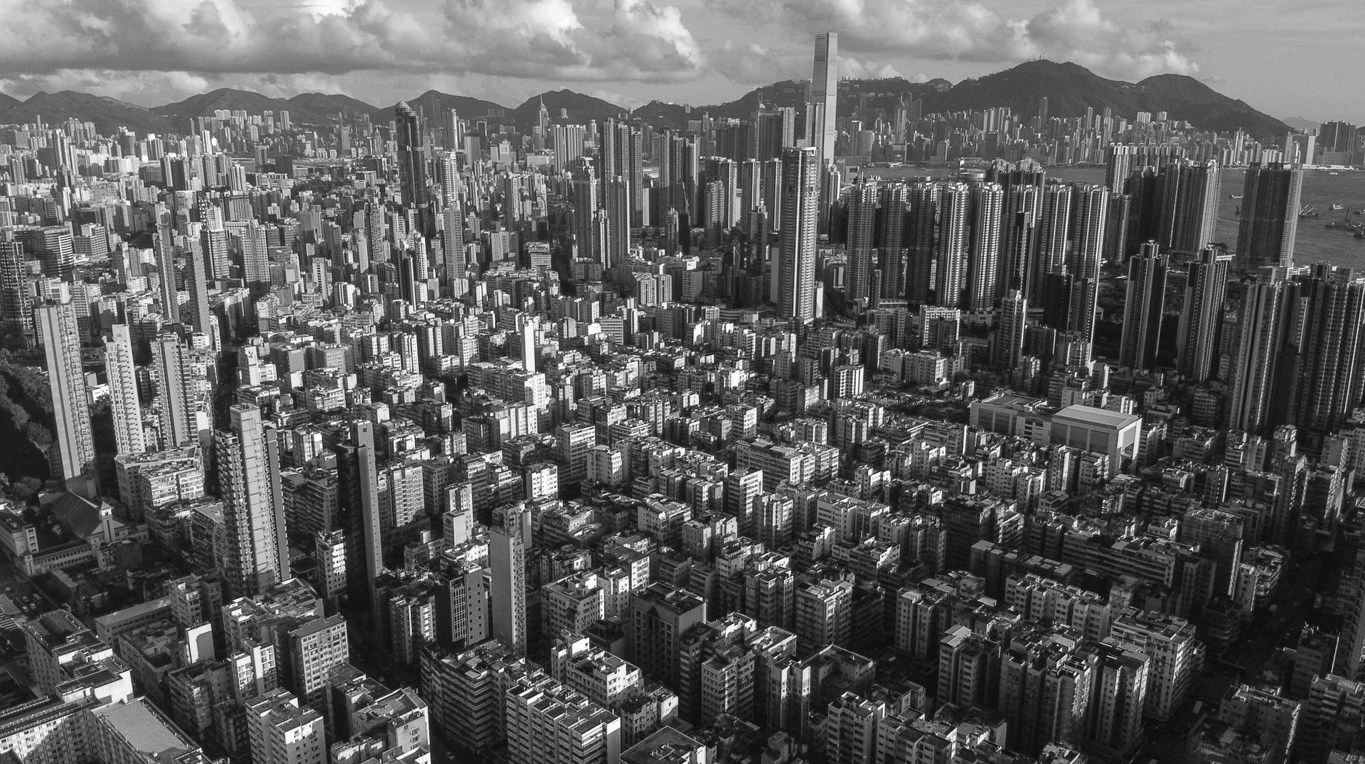 香港狹窄的火柴棍公寓的生活 - 照片 3。