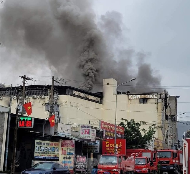Vụ cháy quán karaoke làm 32 người tử nạn: Chuông từng báo cháy giả trước đó 4 ngày - Ảnh 1.