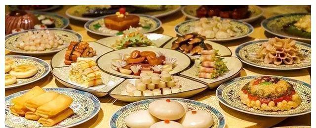 Cách xử lý đồ thừa từ bữa ăn 120 món của Hoàng đế thời xưa - Ảnh 1.