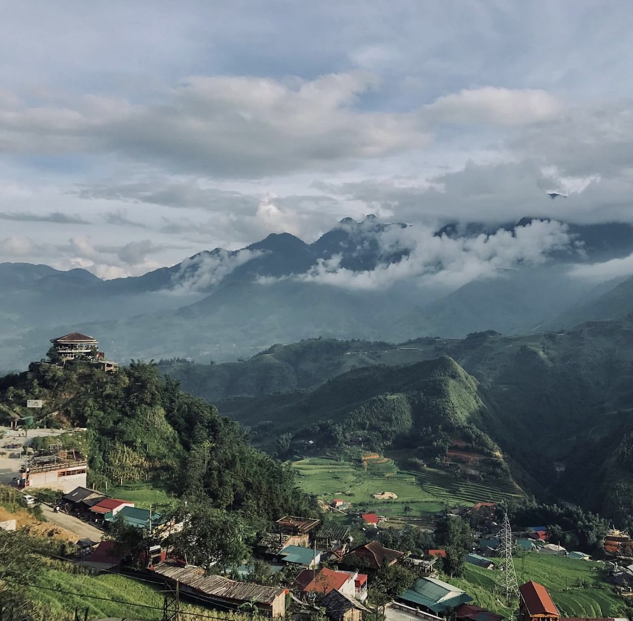 Giới trẻ đi tìm những bản làng ở Tây Bắc, dù hoang sơ nhưng lại là điểm sống ảo siêu đẹp - Ảnh 2.