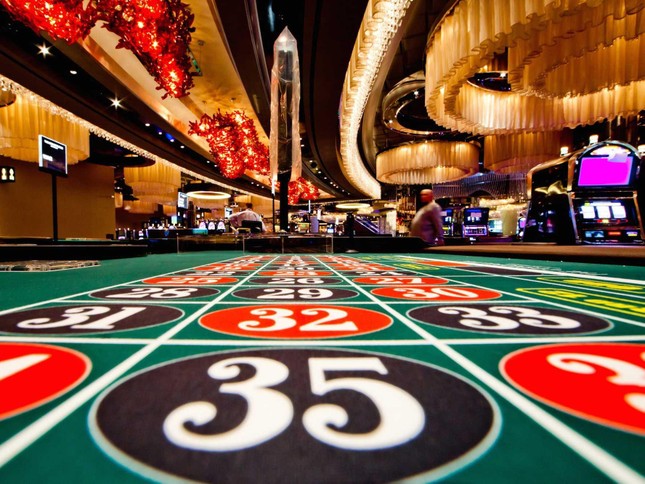 Trình Bộ Chính trị đề xuất kéo dài việc thí điểm cho người Việt chơi casino - Ảnh 1.