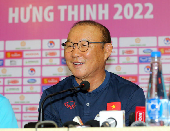 HLV Park Hang Seo: Quang Hải sẽ thuyết phục Pau FC để về đá AFF Cup - Ảnh 1.
