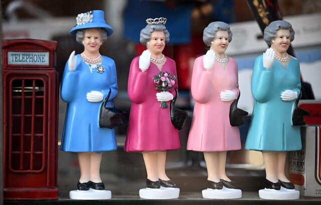 Hoàng gia Anh sẽ quyết định ra sao với những thương hiệu từng phục vụ Nữ hoàng Elizabeth II? - Ảnh 1.