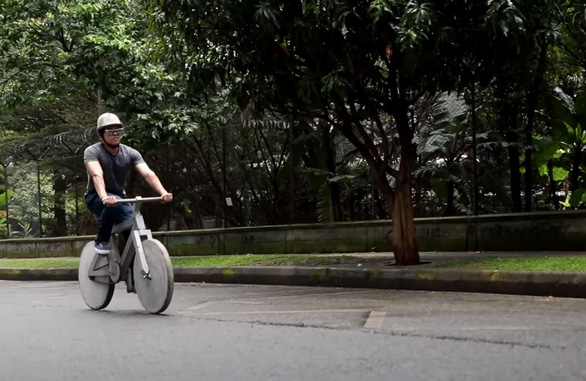 Xe đạp làm hoàn toàn từ bê tông, nặng hơn 130kg nhưng vẫn chạy tốt - Ảnh 5.