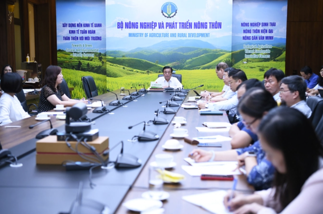 Rau chợ dán nhãn VietGAP vào siêu thị: Người tiêu dùng có thể tẩy chay - Ảnh 1. Rau chợ dán nhãn VietGAP vào siêu thị: Người tiêu dùng có thể tẩy chay - Ảnh 1.