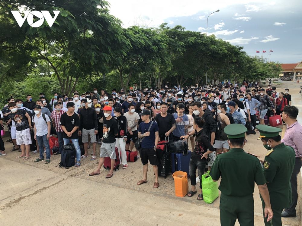  Kiên Giang tiếp nhận 226 công dân Việt Nam từ Campuchia về nước - Ảnh 5.