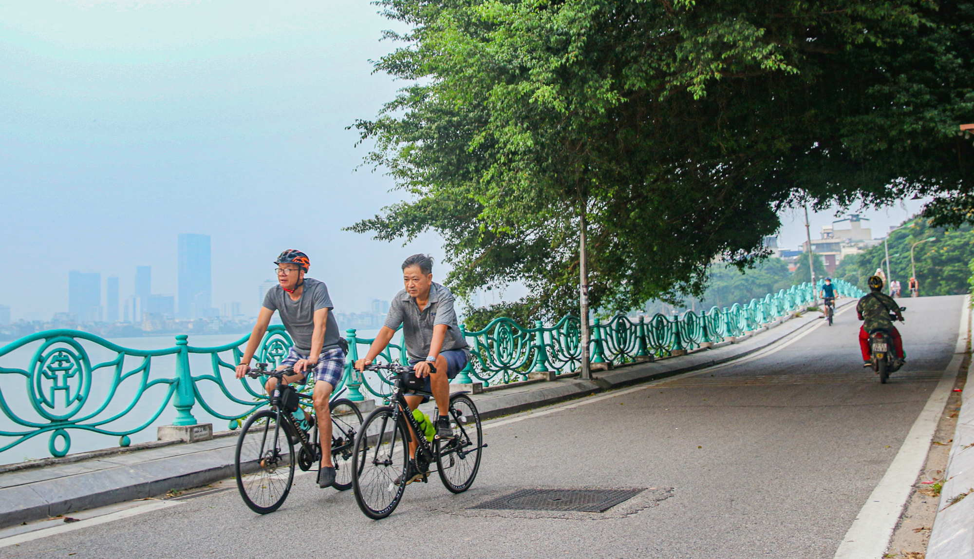 Những con đường lý tưởng dành cho hội mê đạp xe ở Hà Nội khi tiết ...