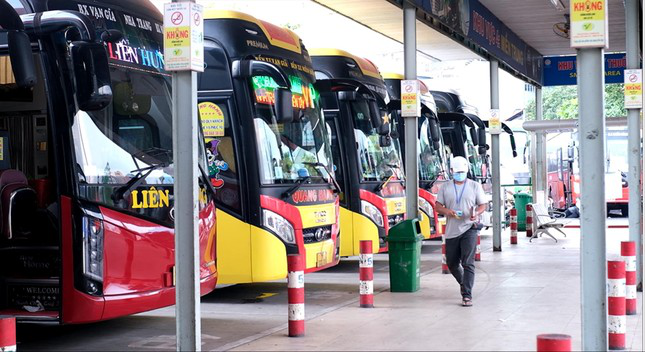 Xăng dầu giảm giá liên tục: Hàng hóa, dịch vụ… giảm nhỏ giọt - Ảnh 1.