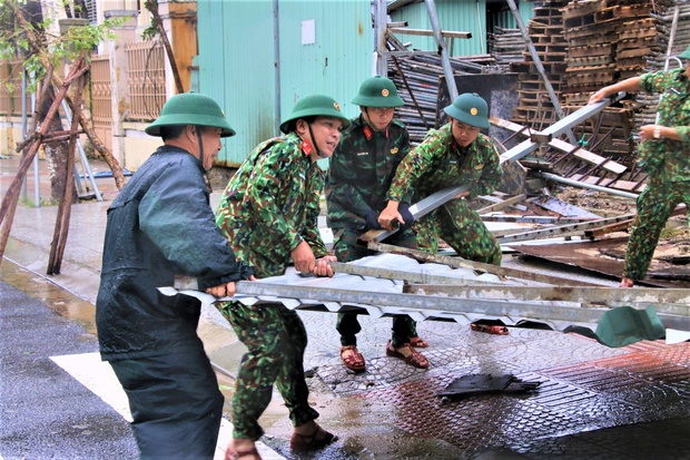  Hình ảnh thiệt hại ban đầu do bão Noru gây ra tại Đà Nẵng - Ảnh 18.