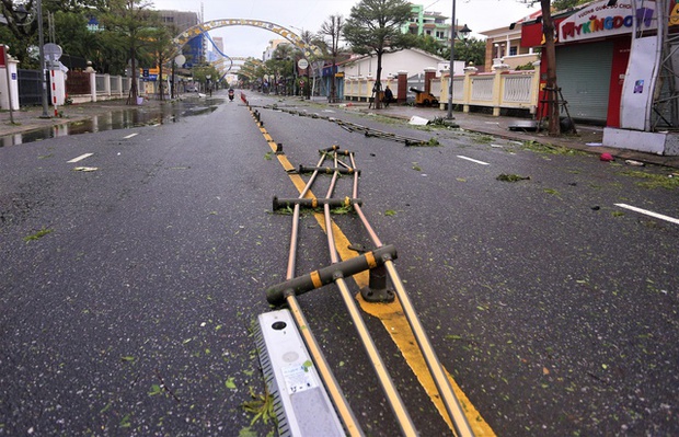  Hình ảnh thiệt hại ban đầu do bão Noru gây ra tại Đà Nẵng - Ảnh 15.