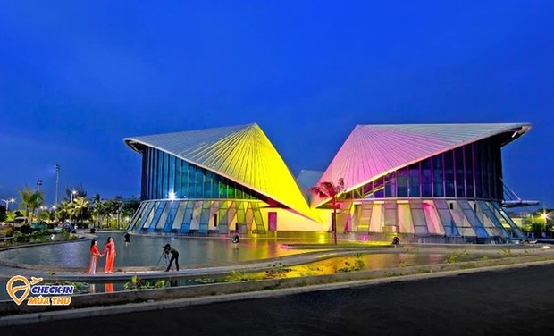 Ở Bạc Liêu có một nhà hát kiến trúc vô cùng đặc biệt, lấy cảm hứng từ biểu tượng người Việt Nam - Ảnh 4.