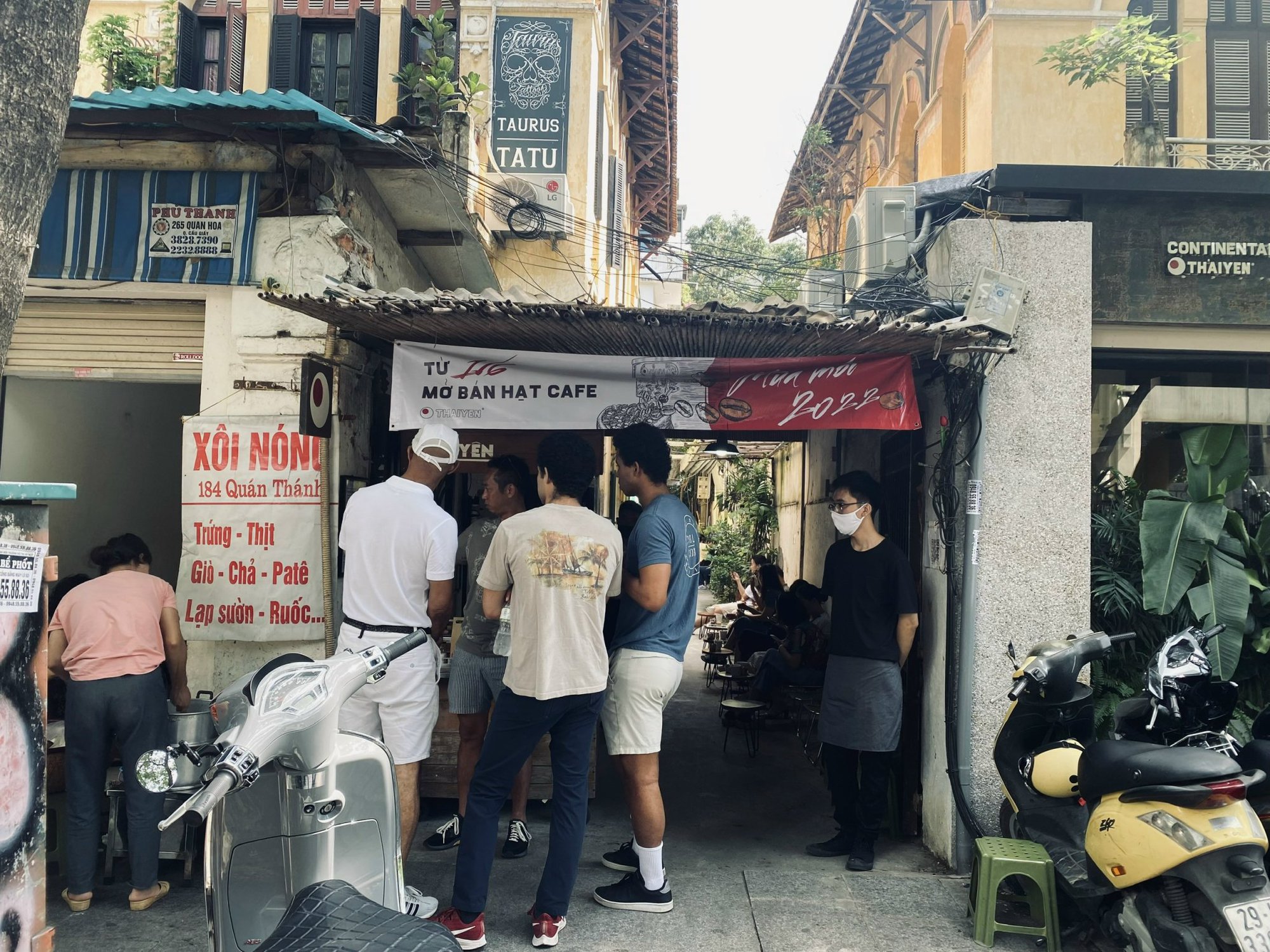 Lạ lùng và lặng lẽ như Cafe Yên, từ quán nhỏ trong ngõ tăng lên chuỗi 7 quán - Ảnh 12. Lạ lùng và lặng lẽ như Cafe Yên, từ quán nhỏ trong ngõ tăng lên chuỗi 7 quán - Ảnh 12.