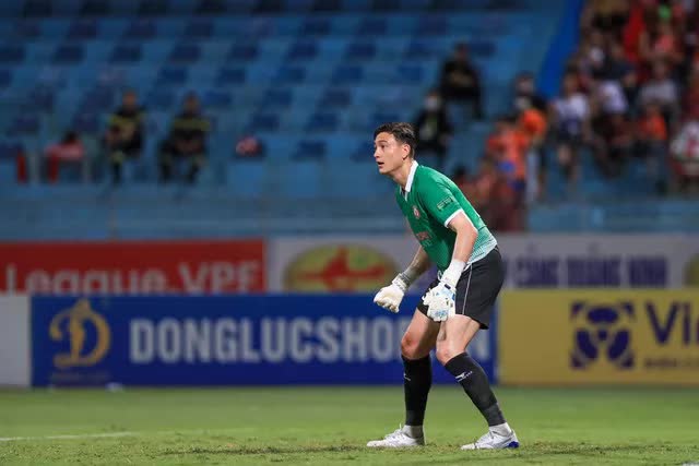 Chặn đứng hàng công toàn sao, thủ môn Đặng Văn Lâm báo tin vui lớn cho HLV Park Hang-seo - Ảnh 6.