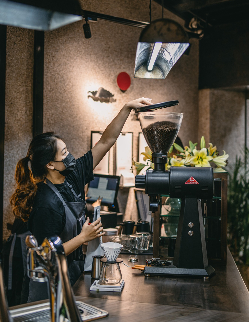 Lạ lùng và lặng lẽ như Cafe Yên, từ quán nhỏ trong ngõ tăng lên chuỗi 7 quán - Ảnh 7. Lạ lùng và lặng lẽ như Cafe Yên, từ quán nhỏ trong ngõ tăng lên chuỗi 7 quán - Ảnh 7.