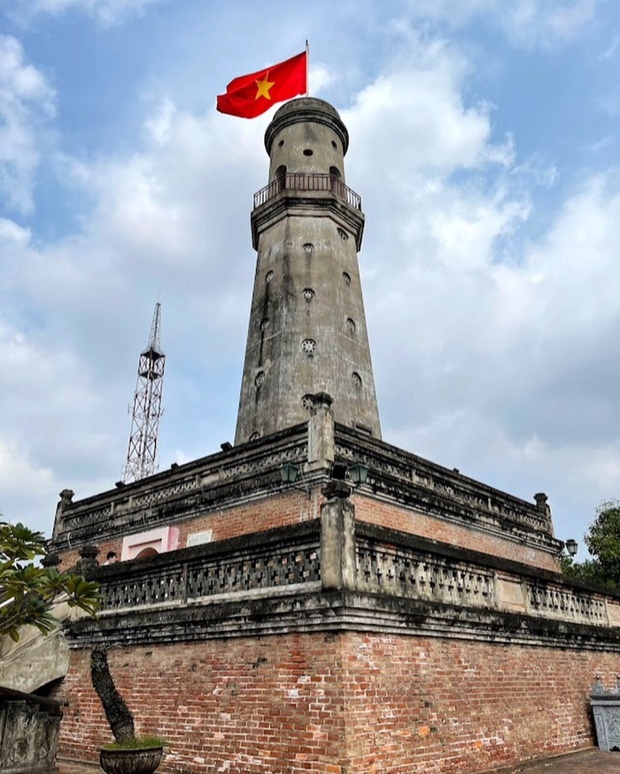 Tự hào chiêm ngưỡng 5 cột cờ kiêu hãnh tung bay dọc mảnh đất Việt Nam - Ảnh 7.