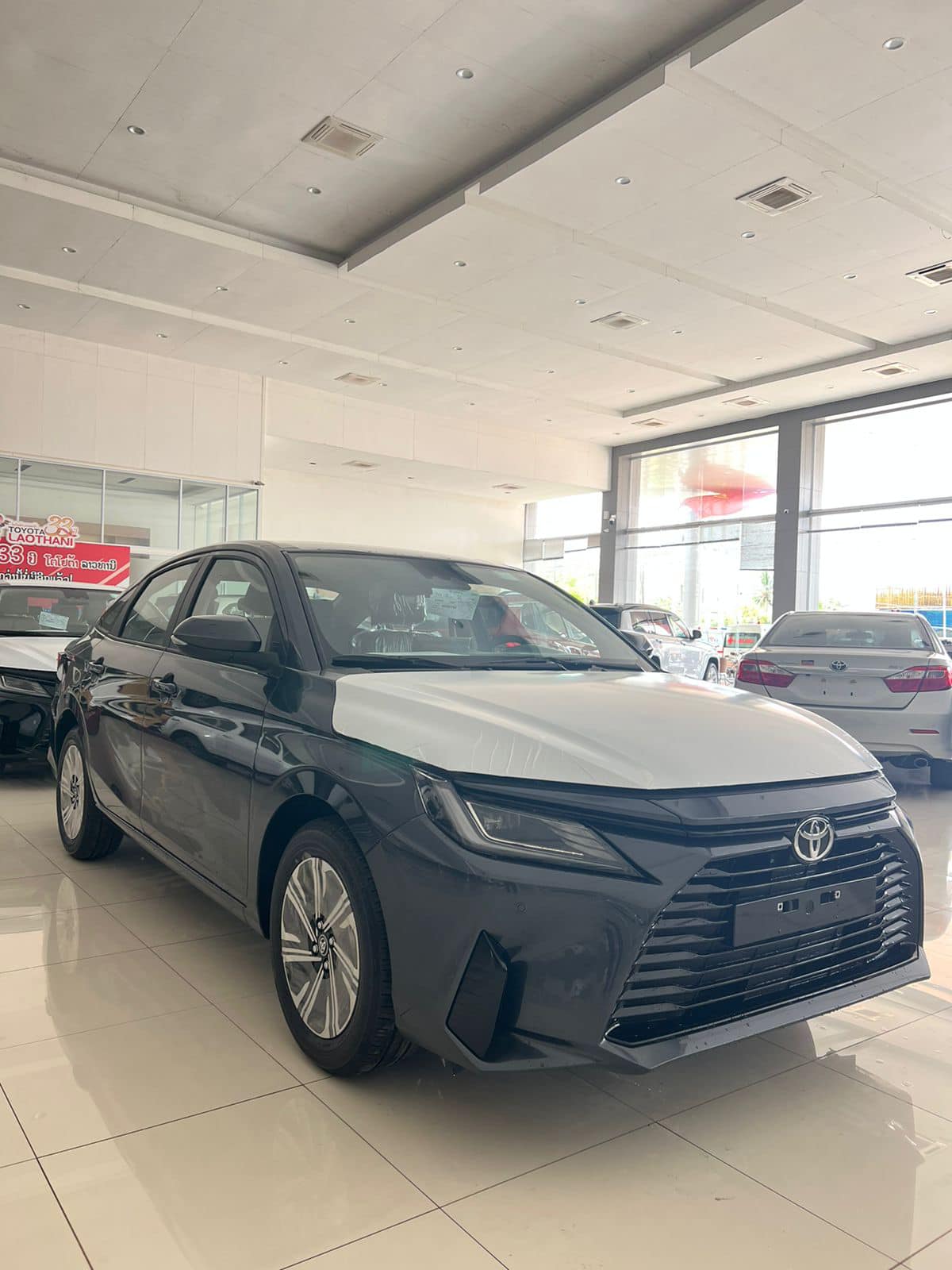 Toyota Vios 2023 ra mắt tại Lào: Động cơ 1.3L, vô vàn công nghệ, ngày về Việt Nam không còn xa - Ảnh 2.