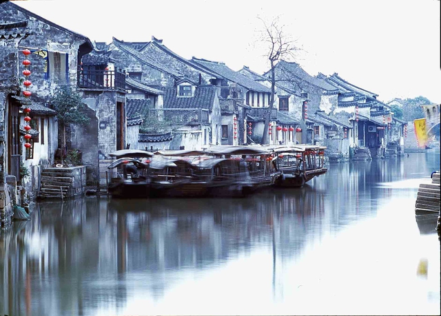 Cổ trấn nước nghìn năm tuổi ở Trung Quốc: Vẻ đẹp non nước hữu tình như tranh thủy mặc, thu hút hàng triệu du khách - Ảnh 10.