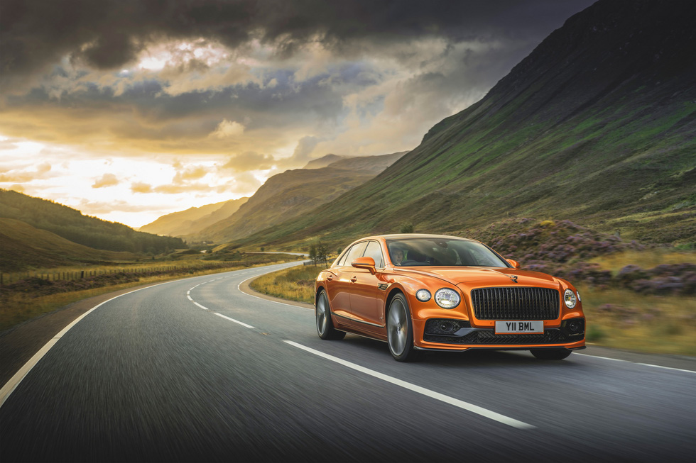 Bentley Flying Spur ra mắt bản mới: Mạnh và nhanh nhất, chưa tiết lộ giá - Ảnh 4.