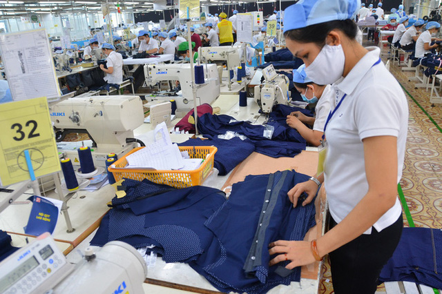 Xoay xở giữ việc cho người lao động - Ảnh 1. Xoay xở giữ việc cho người lao động - Ảnh 1.