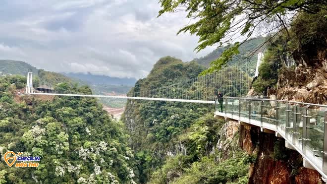 Địa điểm nhìn tựa màn hình máy tính, đang được dân du lịch tích cực săn lùng, nằm ở đâu? - Ảnh 12.