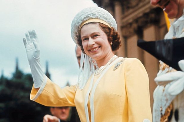 Cuộc đời lẫy lừng của Nữ hoàng Elizabeth II - vị quân vương trị vì 70 năm đã trở thành biểu tượng nước Anh - Ảnh 14. Cuộc đời lẫy lừng của Nữ hoàng Elizabeth II - vị quân vương trị vì 70 năm đã trở thành biểu tượng nước Anh - Ảnh 14.