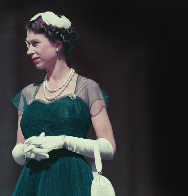 Cuộc đời lẫy lừng của Nữ hoàng Elizabeth II - vị quân vương trị vì 70 năm đã trở thành biểu tượng nước Anh - Ảnh 16. Cuộc đời lẫy lừng của Nữ hoàng Elizabeth II - vị quân vương trị vì 70 năm đã trở thành biểu tượng nước Anh - Ảnh 16.