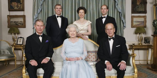 Cuộc đời lẫy lừng của Nữ hoàng Elizabeth II - vị quân vương trị vì 70 năm đã trở thành biểu tượng nước Anh - Ảnh 18. Cuộc đời lẫy lừng của Nữ hoàng Elizabeth II - vị quân vương trị vì 70 năm đã trở thành biểu tượng nước Anh - Ảnh 18.