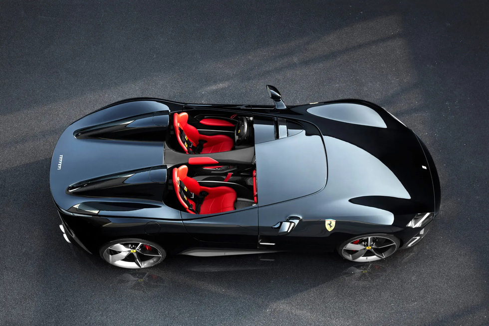 Tỉ phú rởm đã dùng siêu xe Ferrari lừa đảo những người giàu có hàng triệu USD như thế nào? - Ảnh 7. Tỉ phú rởm đã dùng siêu xe Ferrari lừa đảo những người giàu có hàng triệu USD như thế nào? - Ảnh 7.