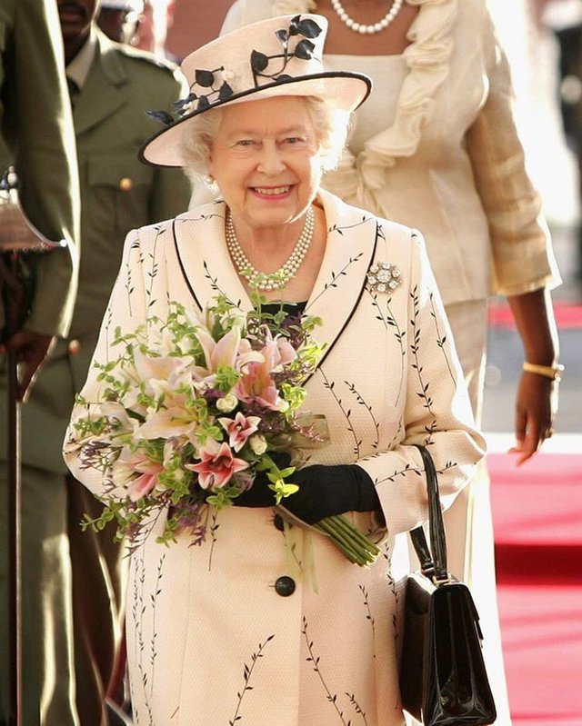 Bài học về tiết kiệm từ Nữ hoàng Elizabeth II - Ảnh 5. Bài học về tiết kiệm từ Nữ hoàng Elizabeth II - Ảnh 5.