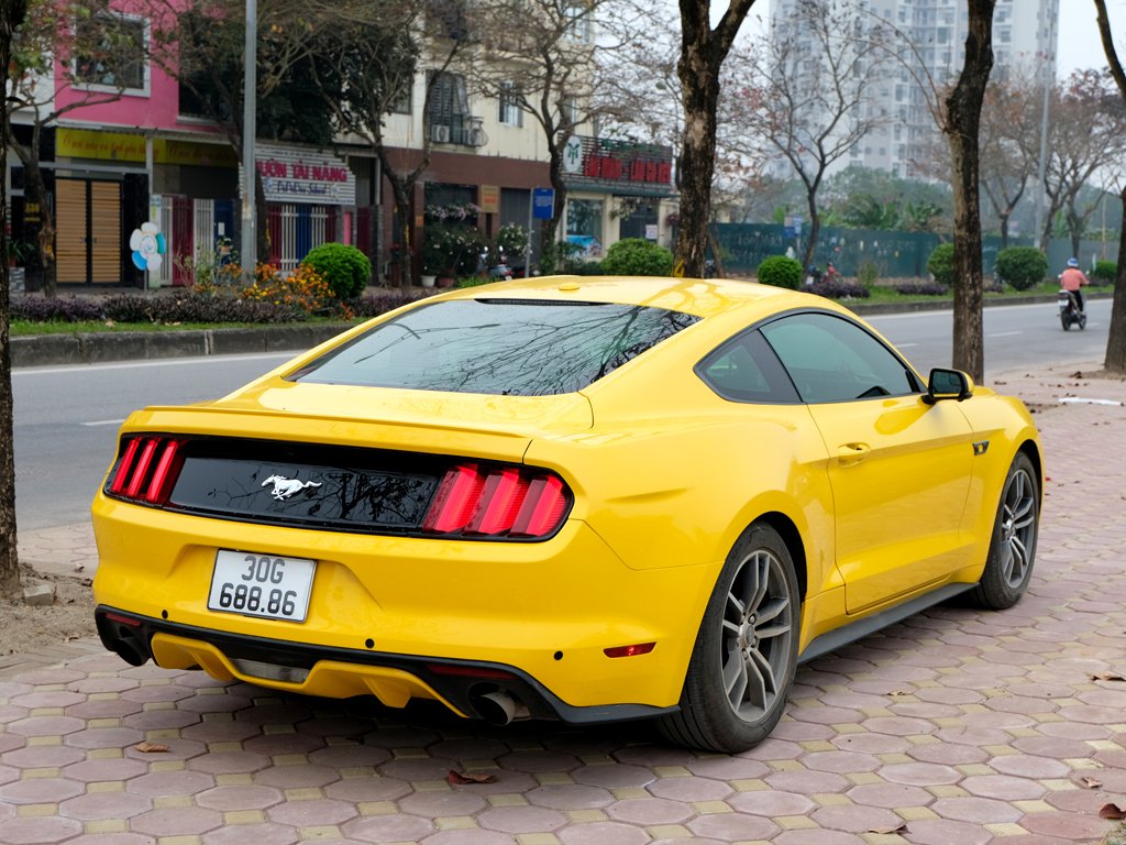 Dân chơi Hà Nội bán cặp Ford Mustang và BMW i8 cùng đời biển khủng giá 5,9 tỷ đồng - Ảnh 4.