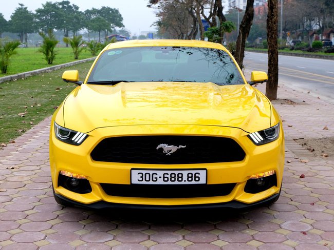 Dân chơi Hà Nội bán cặp Ford Mustang và BMW i8 cùng đời biển khủng giá 5,9 tỷ đồng - Ảnh 2.