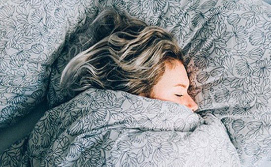 5 biểu hiện khi ngủ chứng tỏ tim khỏe mạnh - Ảnh 2.