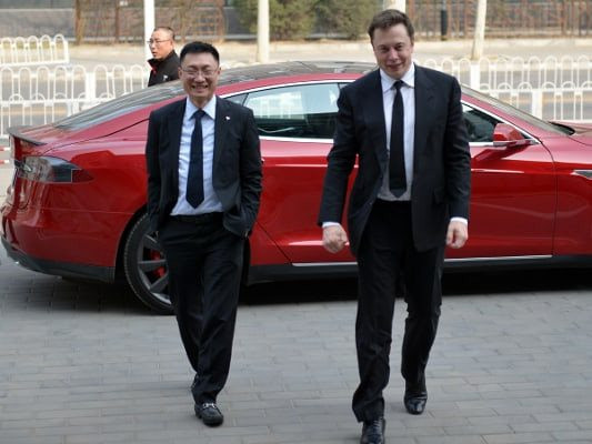 Hé lộ về CEO tin đồn của Tesla, người sẽ kế nhiệm Elon Musk: Làm việc đến 3h sáng, điều hành mọi hoạt động  ở châu Á nhưng vẫn ở nhà trợ cấp - Ảnh 1.